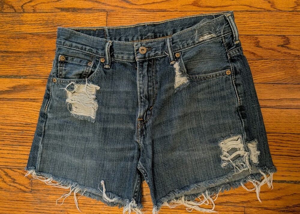 Levi's Cut Off Distressed Denim Jean Shorts Women's 30 Dark Wash